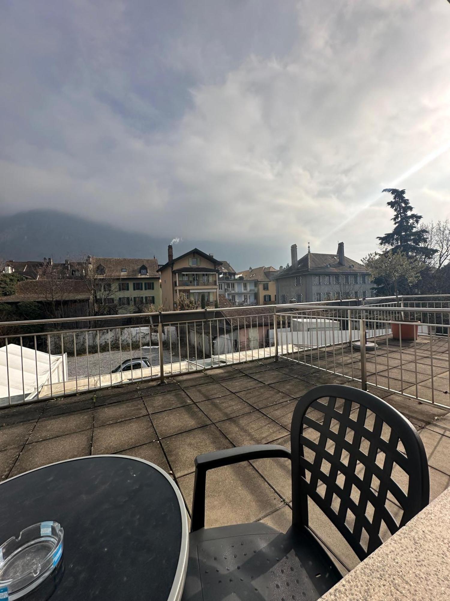 Hotel Du Quai Villeneuve Eksteriør bilde