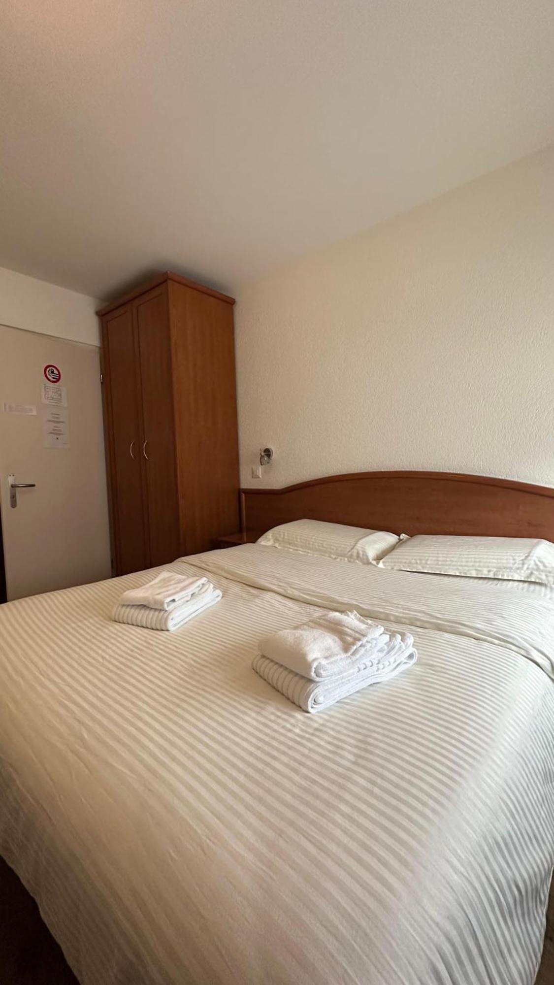Hotel Du Quai Villeneuve Eksteriør bilde
