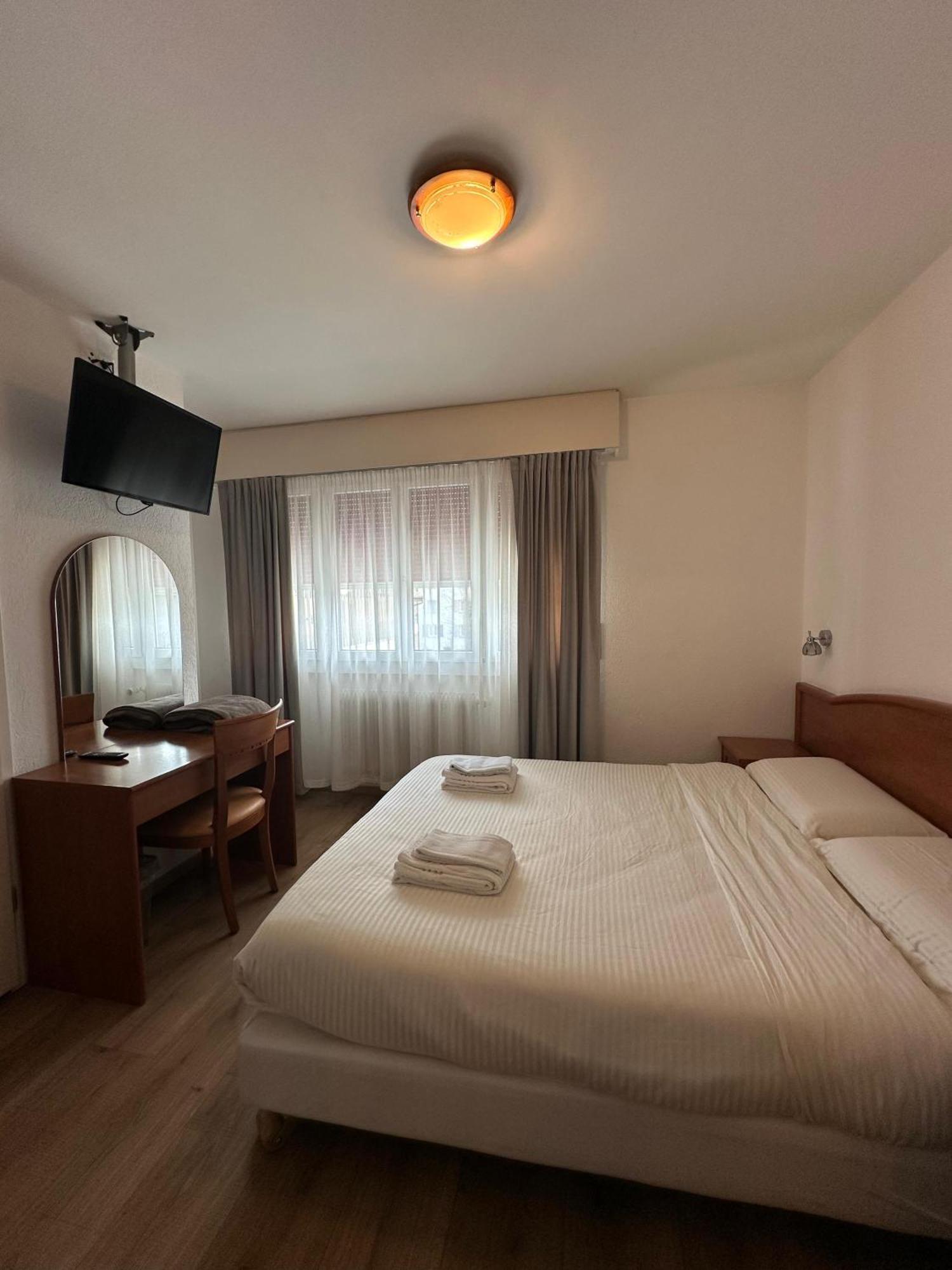Hotel Du Quai Villeneuve Eksteriør bilde